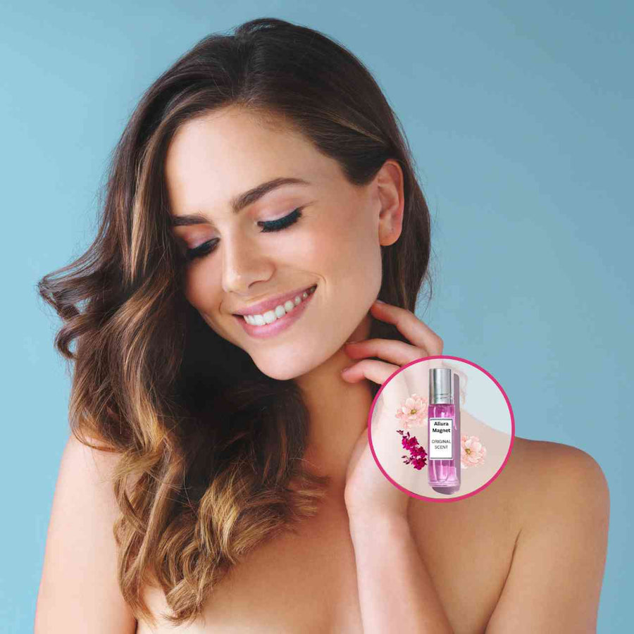 אישה מחייכת באושר לאחר שימוש בבושם הפירומונים Allura Magnet